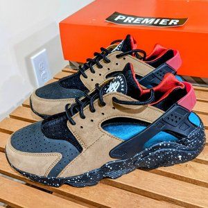 NIKE | Air Huarache (2022) | 'Light British Tan Geode Green'